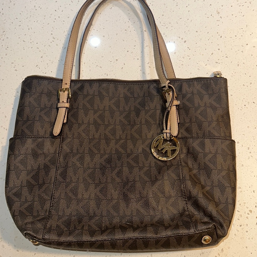 MICHAEL KORS MK PURSE 👜
